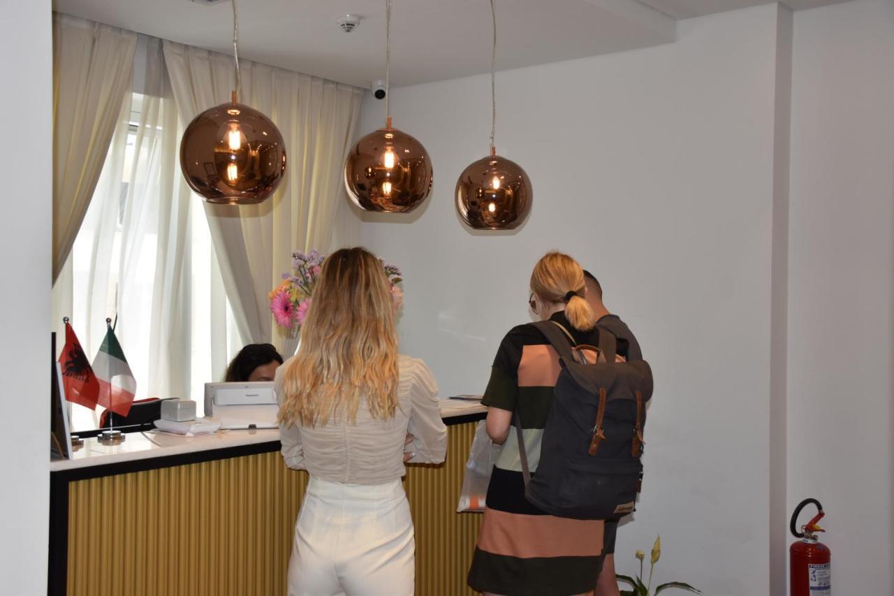 Hotel Ergi'S Дуррес Экстерьер фото