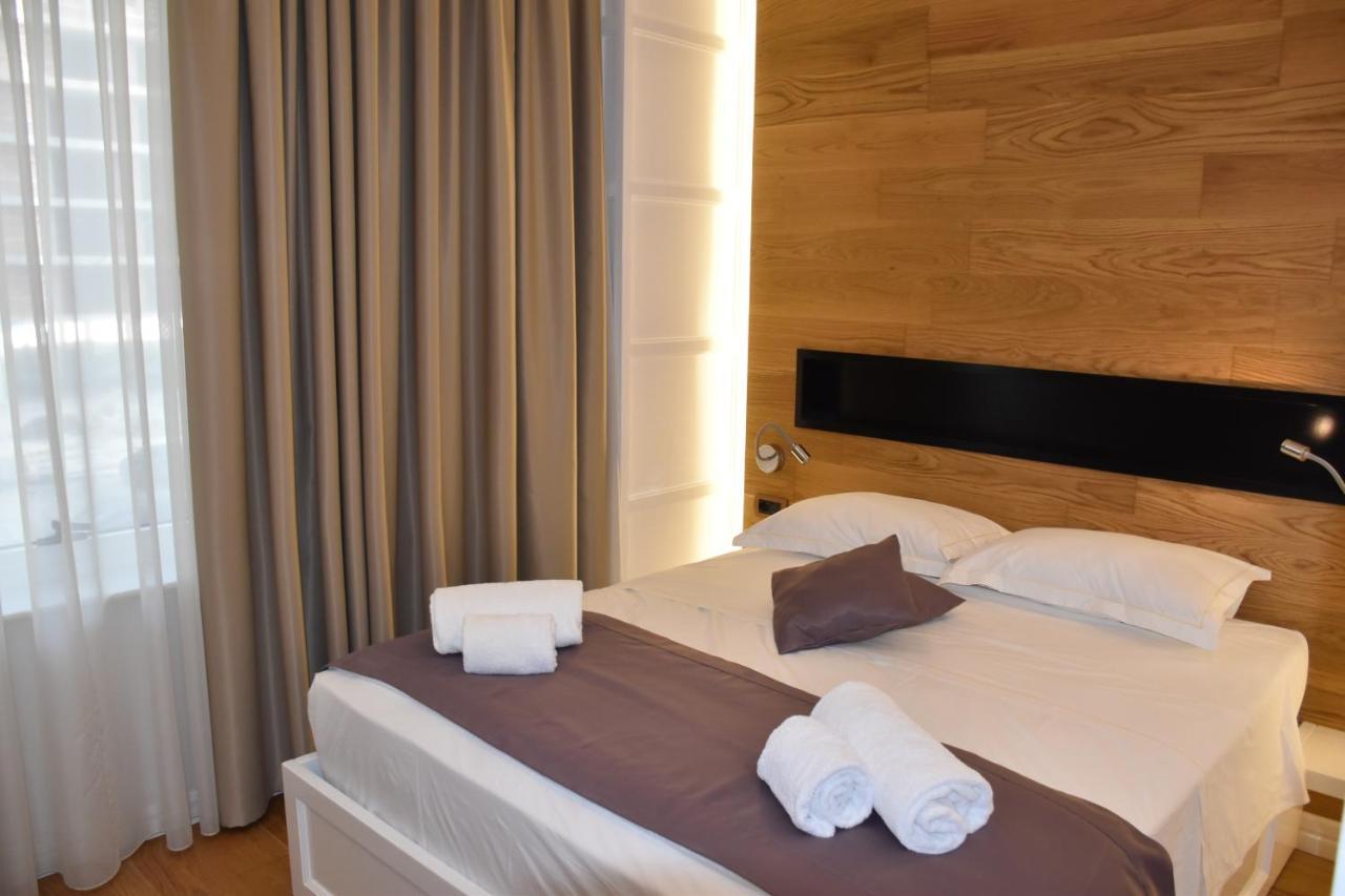 Hotel Ergi'S Дуррес Экстерьер фото