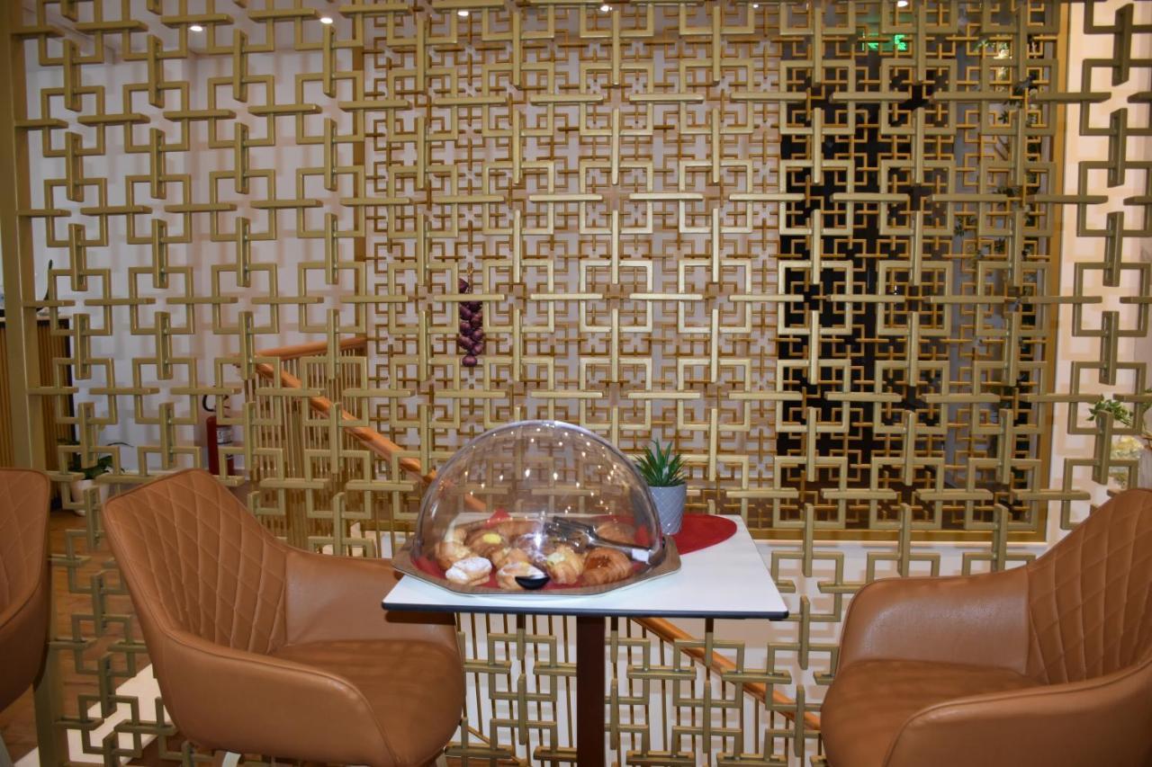 Hotel Ergi'S Дуррес Экстерьер фото