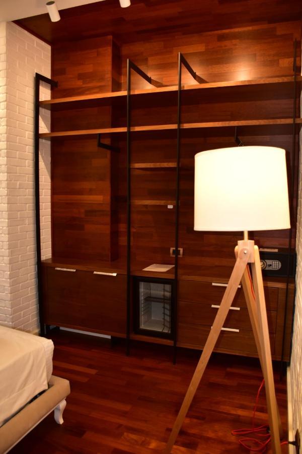 Hotel Ergi'S Дуррес Экстерьер фото