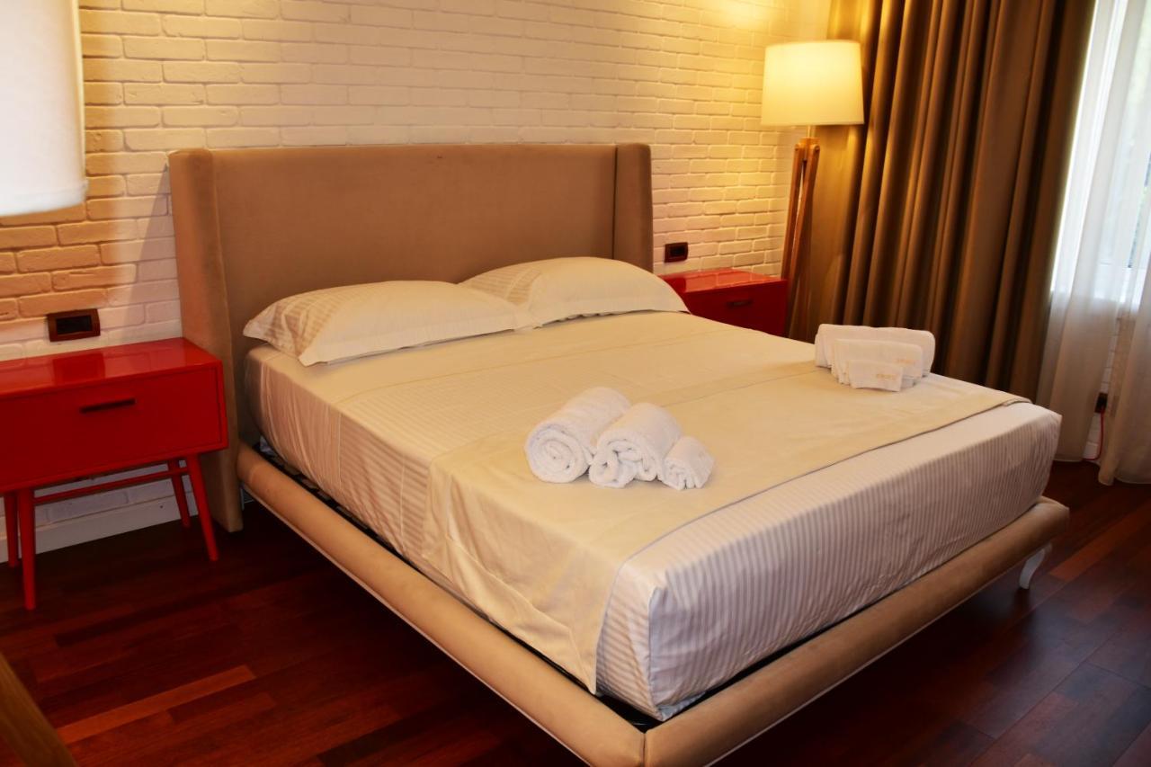 Hotel Ergi'S Дуррес Экстерьер фото