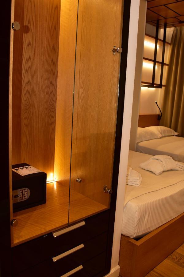 Hotel Ergi'S Дуррес Экстерьер фото