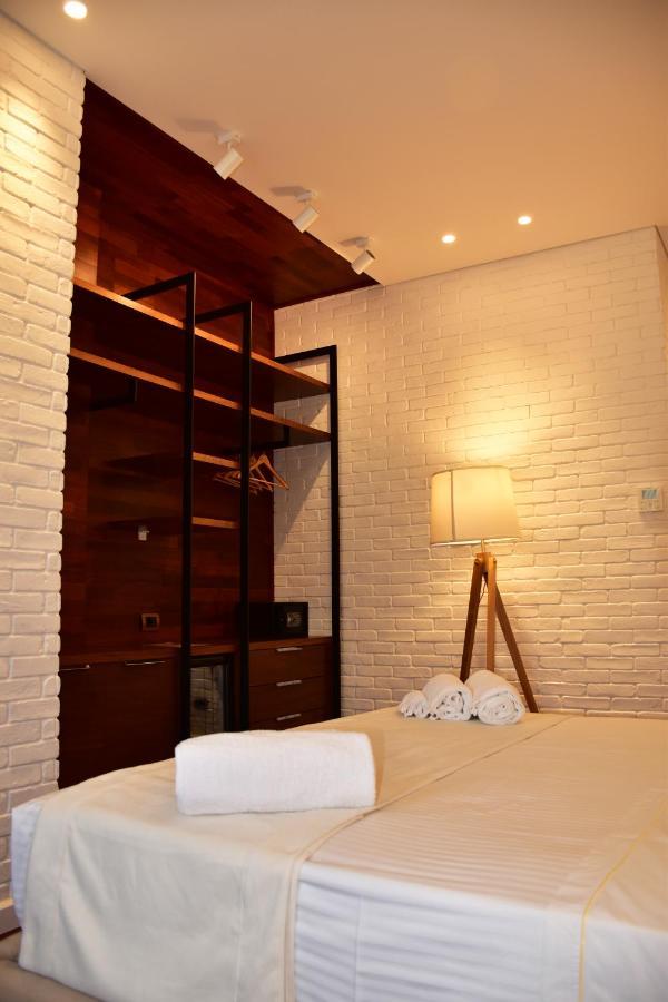 Hotel Ergi'S Дуррес Экстерьер фото